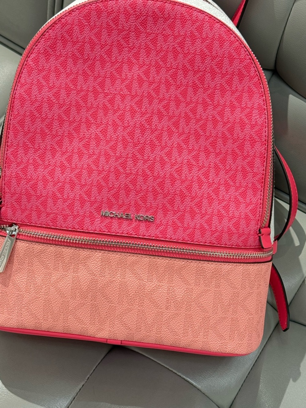 MICHAEL KORS Rhea Medium Color-Block Signature Logo Backpack - Picture 2 of 10